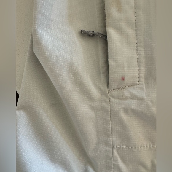 Patagonia rain jacket light fall jacket - Picture 4 of 6